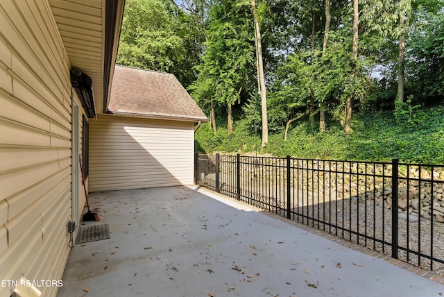 8808 Cedar Springs Ln, Knoxville, TN 37923 - view of patio featuring view of scattered trees