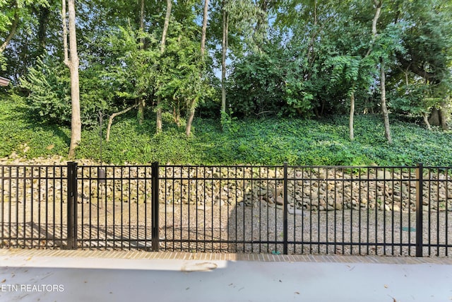 8808 Cedar Springs Ln, Knoxville, TN 37923 - gate featuring view of wooded area