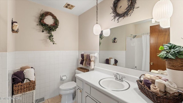 300 Clearfield Rd, Knoxville, TN 37922 - bathroom featuring vanity, tile patterned floors, a shower with curtain, and tile walls