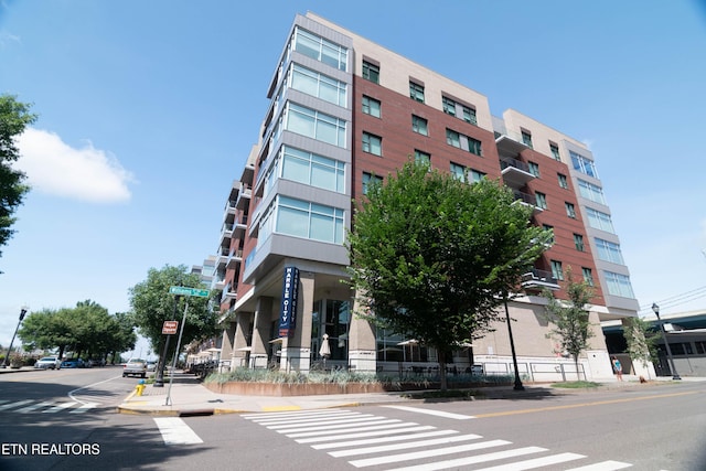333 W Depot Ave Unit 208, Knoxville, TN 37917 - photo 2