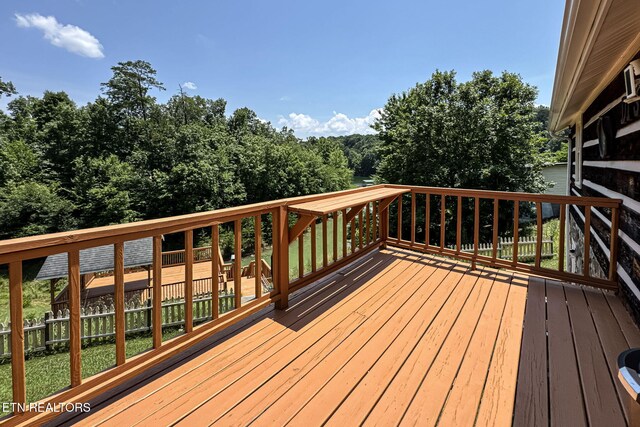 922 Campfire Pt, Dandridge, TN 37725 - photo 36