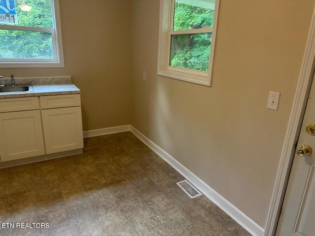 913 S Cumberland Ave, Lafollette, TN 37766 - photo 9