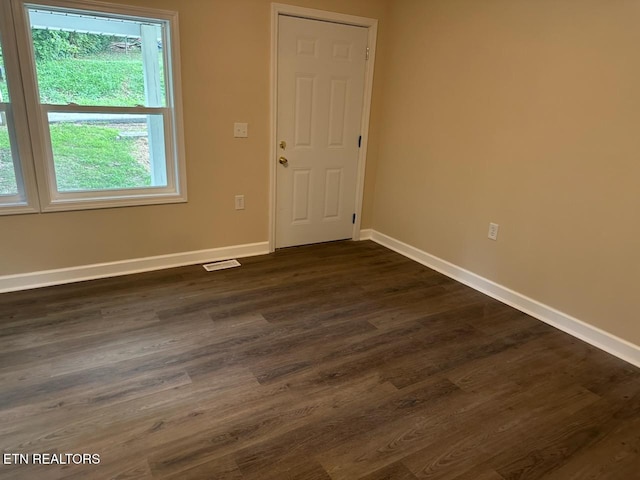 913 S Cumberland Ave, Lafollette, TN 37766 - photo 2