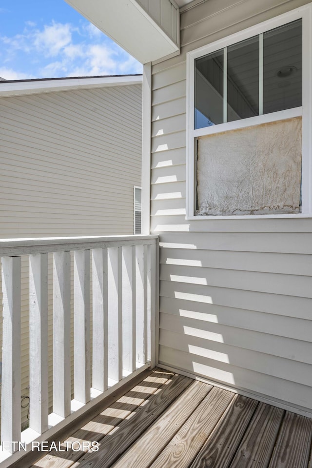 10703 Grantham Ln, Knoxville, TN 37932 - view of wooden terrace