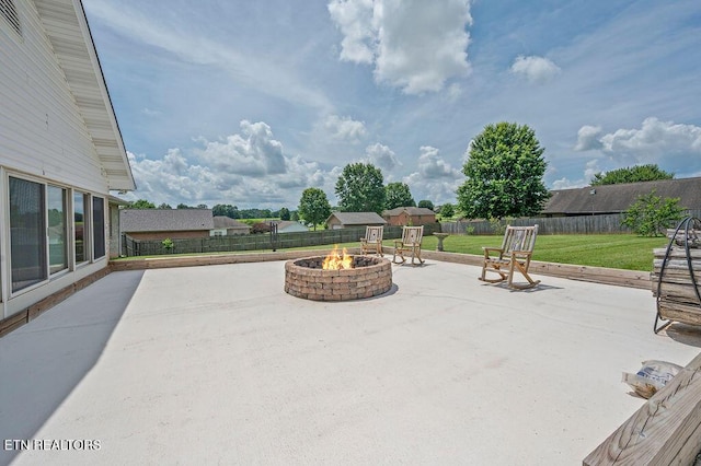674 Southview Cir, Kodak, TN 37764 - fenced backyard featuring an outdoor fire pit and a patio