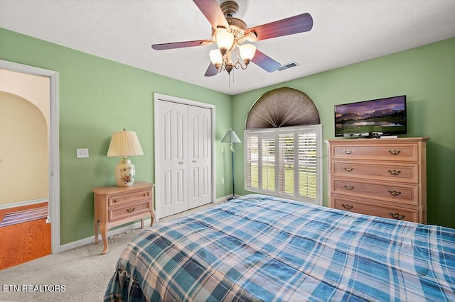 674 Southview Cir, Kodak, TN 37764 - bedroom with a closet, carpet floors, and ceiling fan