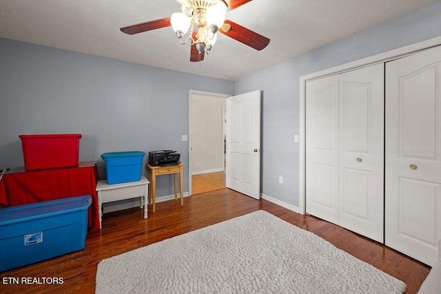 674 Southview Cir, Kodak, TN 37764 - sitting room featuring wood finished floors and ceiling fan