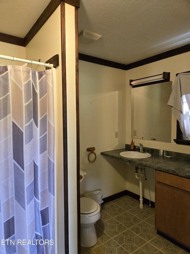 3636 Pickett Park Hwy, Jamestown, TN 38556 - bathroom featuring crown molding, a shower with curtain, and a textured ceiling