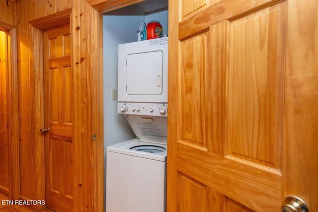 1507 Boo Boos Way, Sevierville, TN 37862 - washroom featuring stacked washer and clothes dryer