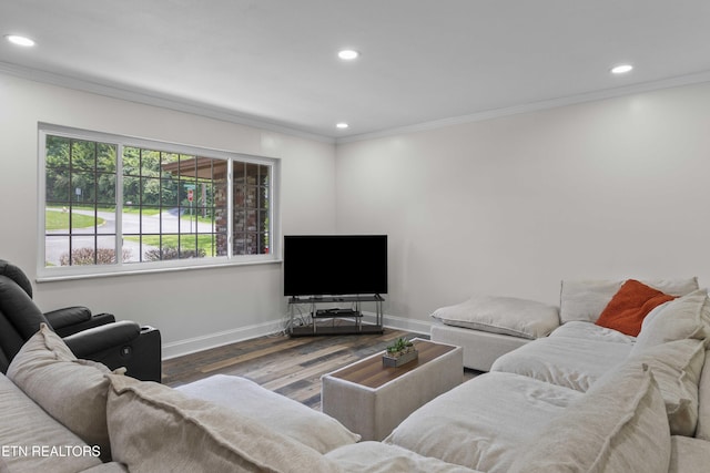 101 Concord Rd, Oak Ridge, TN 37830 - living area featuring ornamental molding, wood finished floors, and recessed lighting