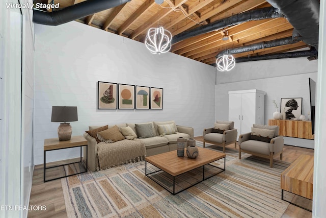 101 Concord Rd, Oak Ridge, TN 37830 - living area with wood finished floors and a towering ceiling