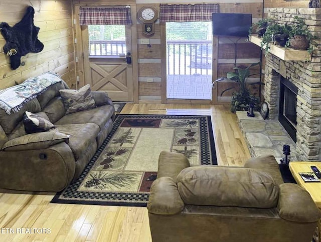 1554 Bear Valley Rd, Sevierville, TN 37876 - photo 3