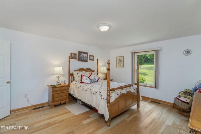 277 Woodhaven Dr, Vonore, TN 37885 - bedroom featuring light wood-style floors and baseboards