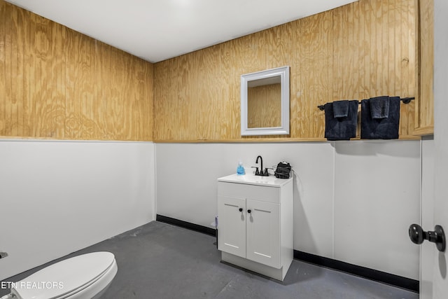 814 Plantation Dr, Pigeon Forge, TN 37863 - bathroom featuring vanity and finished concrete flooring