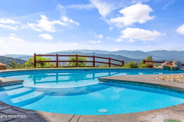 3661 Richardson Cove Rd, Sevierville, TN 37876 - photo 3