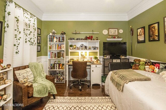 8507 Cloudbreak Ln Unit 4, Knoxville, TN 37938 - bedroom with crown molding, wood finished floors, and wainscoting