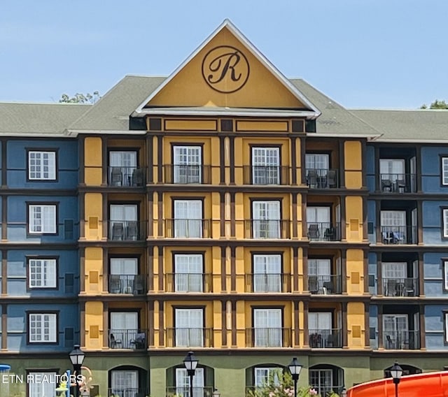 225 Collier Dr Unit 2212, Sevierville, TN 37862 - view of building exterior