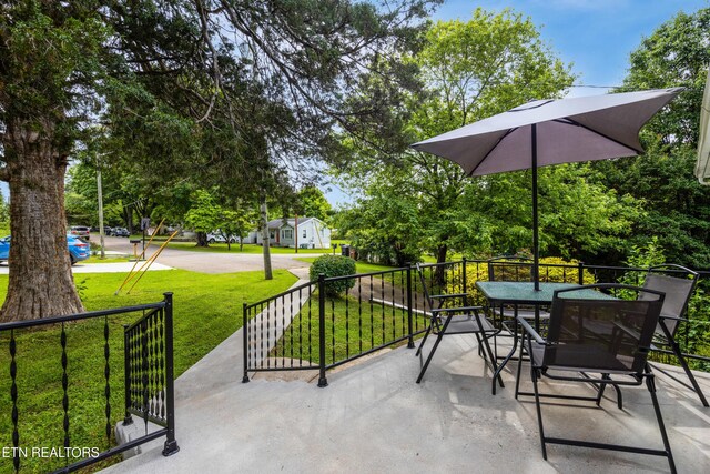 705 Delapp Dr, Knoxville, TN 37912 - photo 23