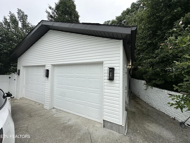 5242 Oakhill Dr, Knoxville, TN 37912 - photo 2