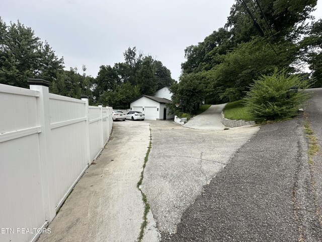 5242 Oakhill Dr, Knoxville, TN 37912 - photo 16
