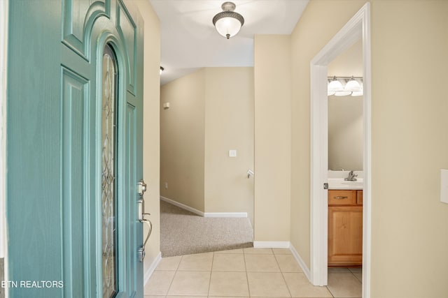 427 Cimarron Cir, Loudon, TN 37774 - foyer entrance with light tile patterned floors and light colored carpet