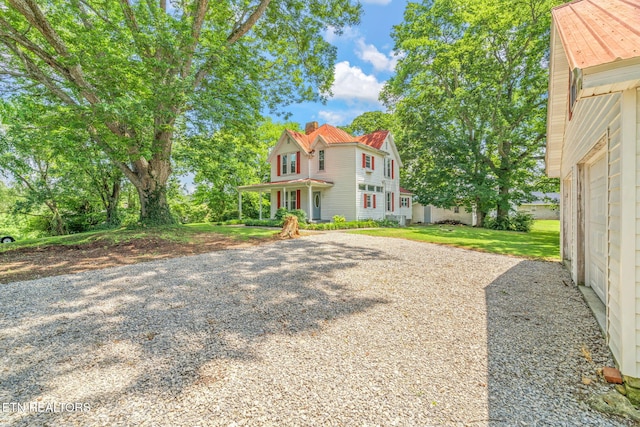 2115 Aaron Ct, Sevierville, TN 37876 - view of front of property featuring a chimney