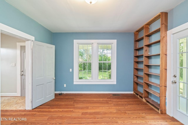 2115 Aaron Ct, Sevierville, TN 37876 - unfurnished room featuring light wood finished floors