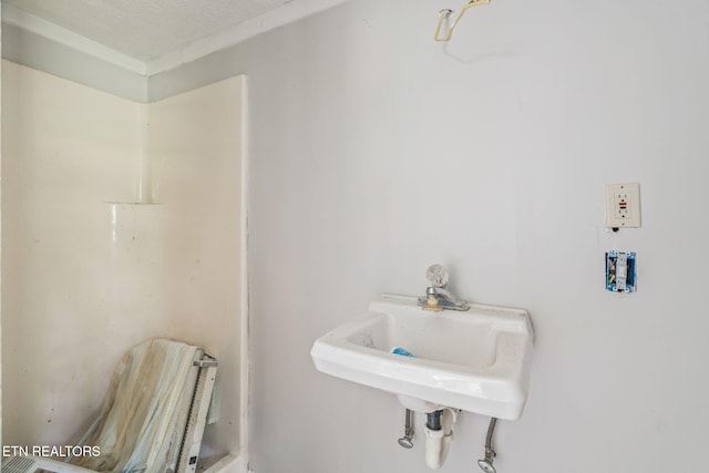 2115 Aaron Ct, Sevierville, TN 37876 - full bath with a sink