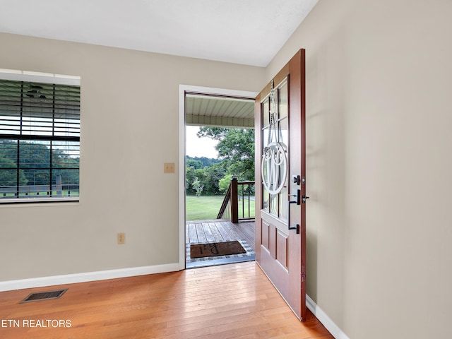 1371 Elijah Martin Rd, Whitesburg, TN 37891 - entrance foyer featuring light wood-style flooring and baseboards