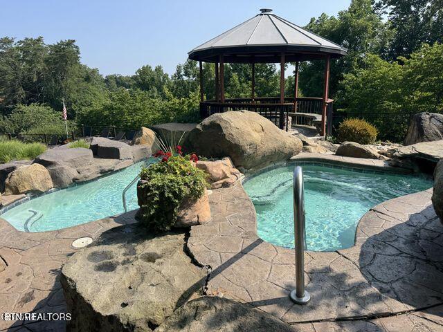 2432 Hawks Nest Way, Sevierville, TN 37862 - photo 8