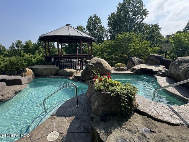 2432 Hawks Nest Way, Sevierville, TN 37862 - photo 9
