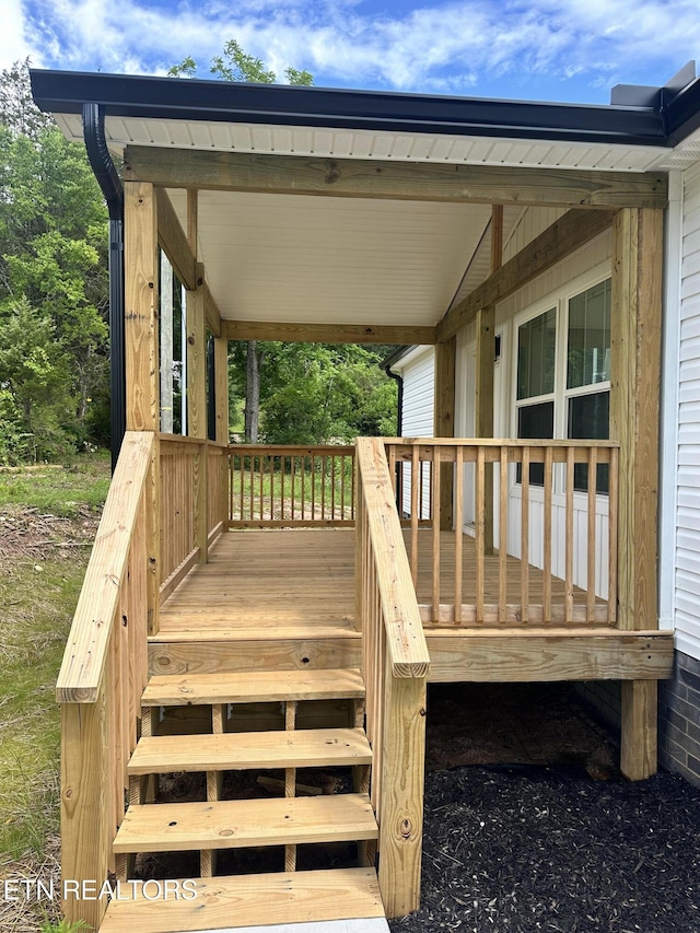 9556 Crisman Rd, Heiskell, TN 37754 - view of deck