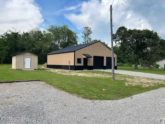 935 Pinetree Rd, Jamestown, TN 38556 - view of outbuilding with driveway