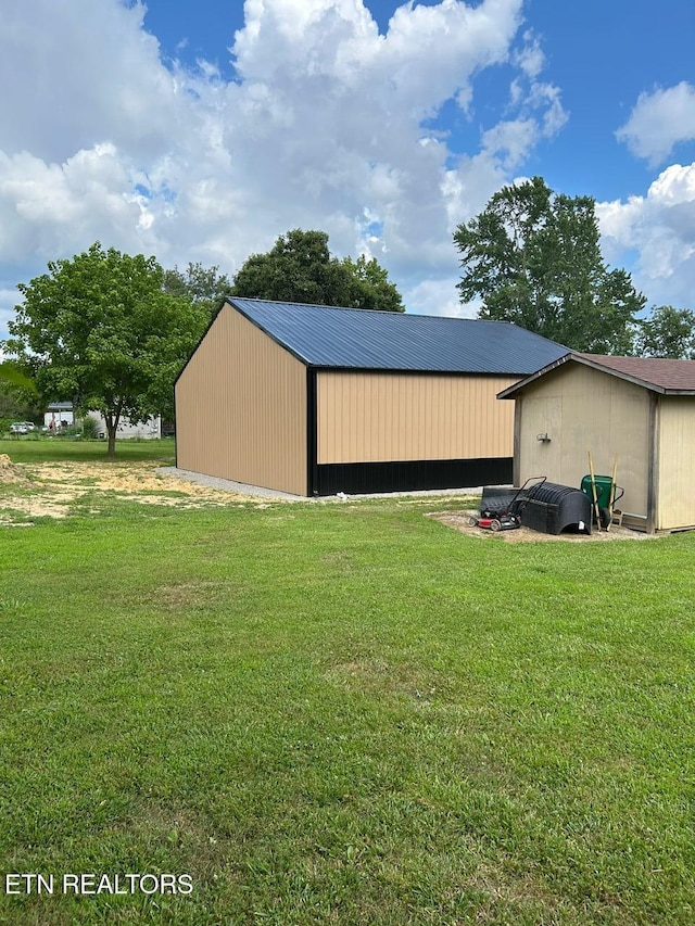 935 Pinetree Rd, Jamestown, TN 38556 - view of pole building with a lawn