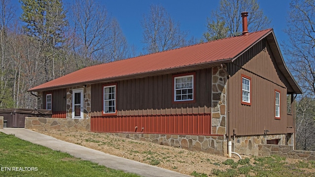 805 Punkton Rd, Del Rio, TN 37727 - view of front of house with a metal roof and stone siding