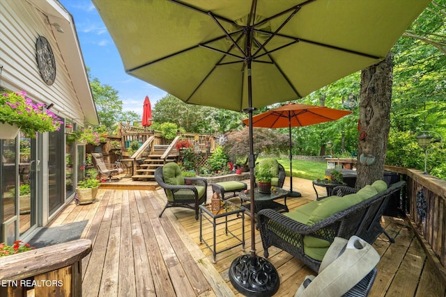 1476 Pheasants Glen Dr, Knoxville, TN 37923 - wooden terrace featuring an outdoor hangout area