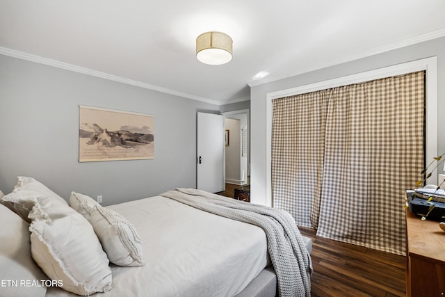 806 S Everett High Rd, Maryville, TN 37804 - bedroom featuring crown molding and wood finished floors