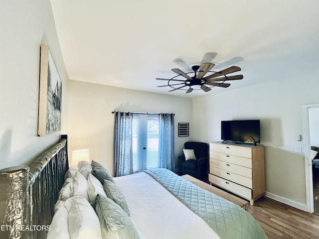 124 Plaza Dr Unit 2105, Pigeon Forge, TN 37863 - bedroom with wood finished floors and ceiling fan