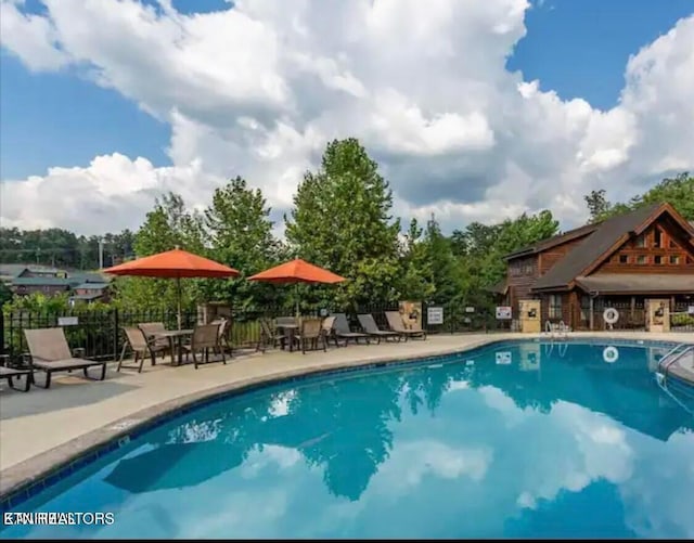818 Golf View Blvd Unit 1502, Pigeon Forge, TN 37863 - community pool with a patio