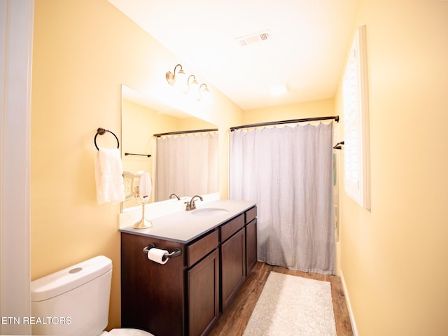4139 Browder Hollow Rd, Lenoir City, TN 37771 - bathroom featuring vanity and wood finished floors