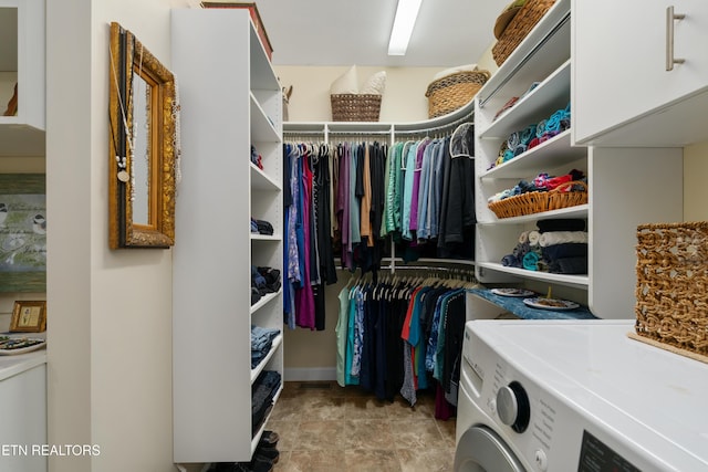 505 Bugaboo Springs Rd, Jonesborough, TN 37659 - spacious closet featuring washer / dryer