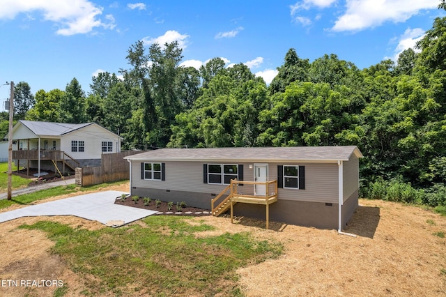 308 Cowan Ln, Lafollette, TN 37766 - manufactured / mobile home featuring crawl space and stairs
