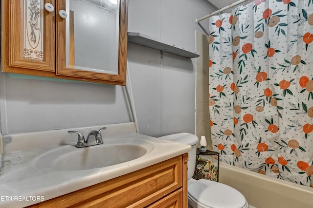 125 Loggers Ln, Clinton, TN 37716 - bathroom with vanity and shower / bath combo with shower curtain