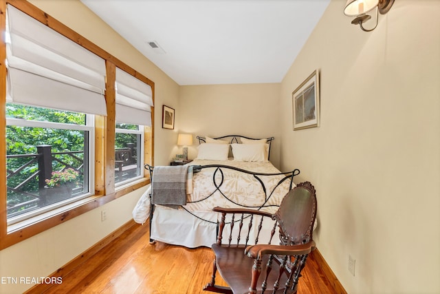 132 Cutter Gap Rd, Townsend, TN 37882 - bedroom featuring wood finished floors