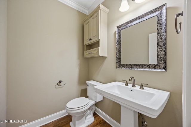 1219 Barton Place Ln, Knoxville, TN 37922 - bathroom featuring wood finished floors and crown molding