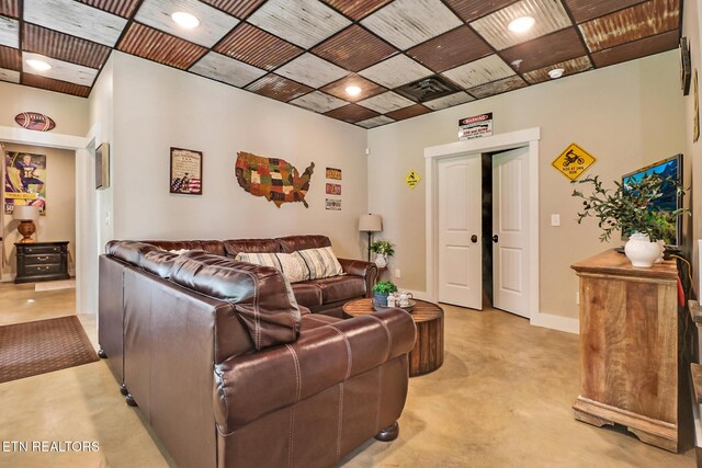 265 Falling Leaf Rd, Jamestown, TN 38556 - living area with baseboards