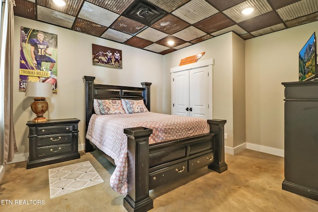 265 Falling Leaf Rd, Jamestown, TN 38556 - bedroom featuring baseboards and a closet