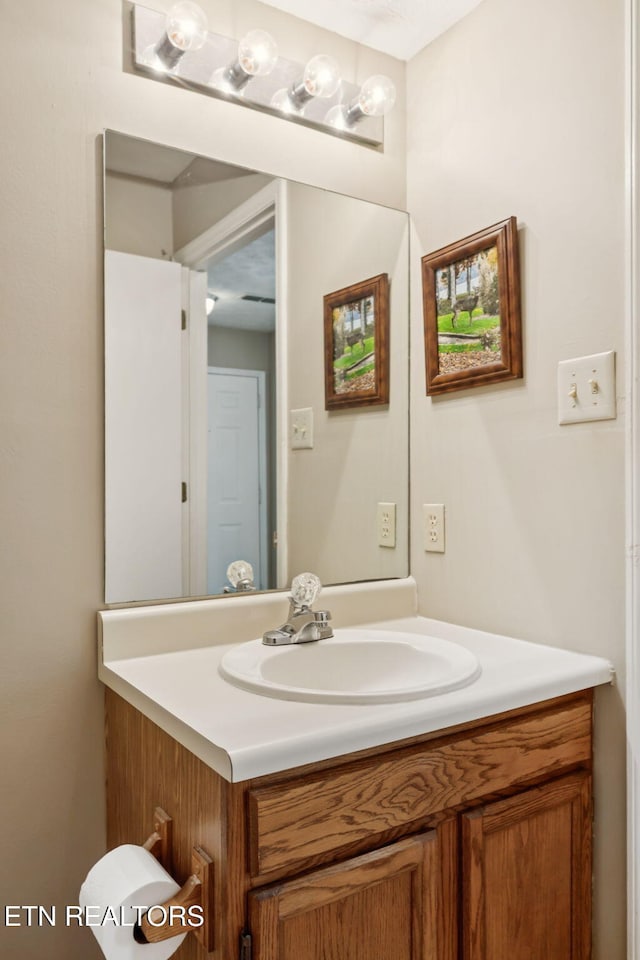 8600 Olde Colony Trl Unit 106, Knoxville, TN 37923 - half bath featuring vanity