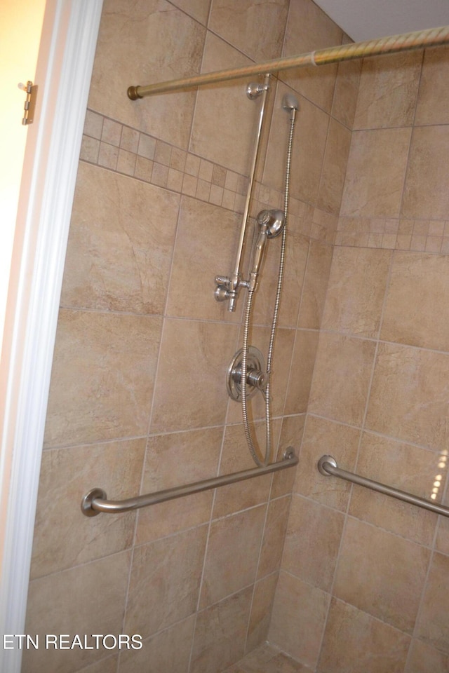 5959 Round Hill Ln, Knoxville, TN 37912 - photo 23