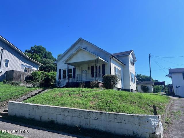 905 NW Queen Ave, Harriman, TN 37748 - photo 2